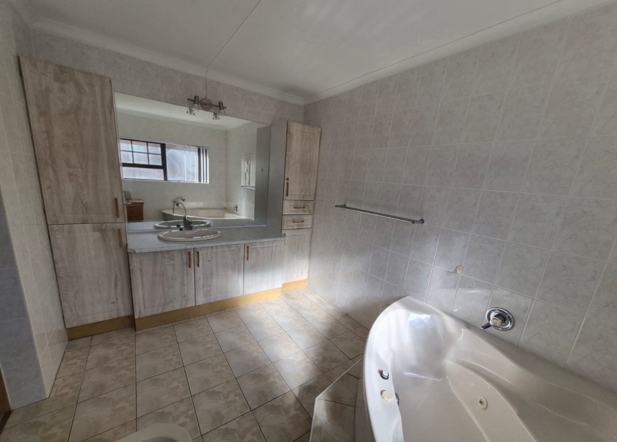 4 Bedroom Property for Sale in Dana Bay Western Cape